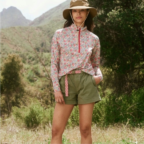 THE GREAT. Olive Green Bike Shorts with Red Checkered Belt Size 2 - Picture 8 of 8